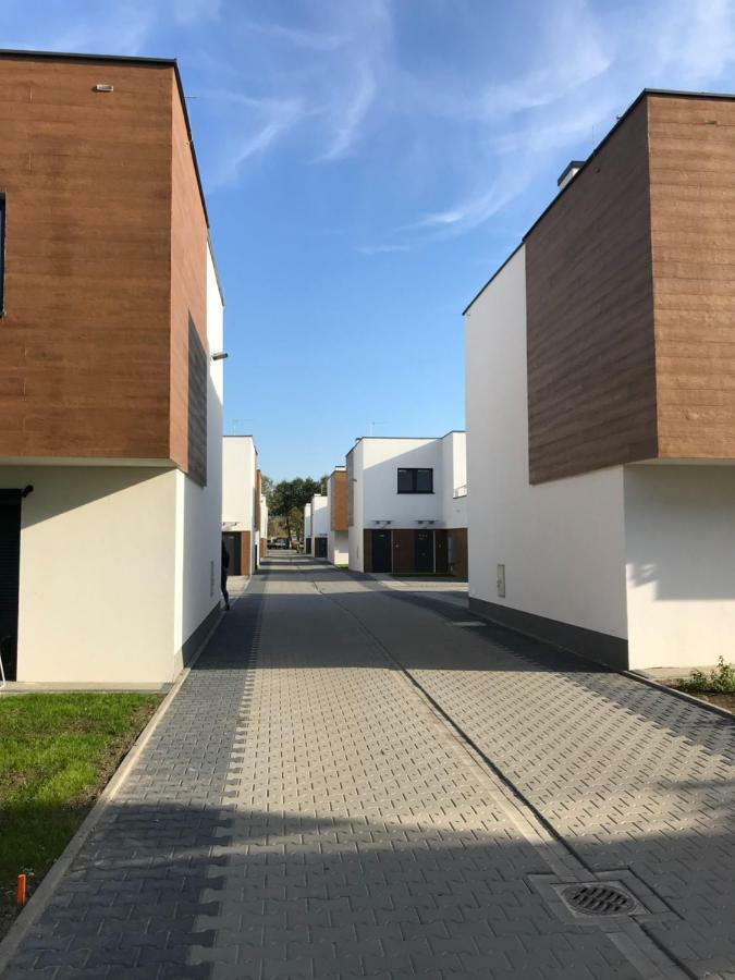 Ferienwohnung Lawendowy Zakatek - Klimatyzacja - Ogrodek - Prywatny Parking Rzeszów Exterior foto